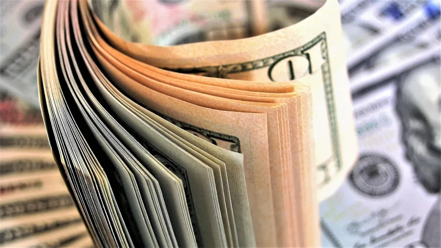 The Extra Mortgage Payment Trick That Cuts 6 Years Off a 30-Year Loan 2 How One Extra Payment Each Year Eliminates Years of Interest