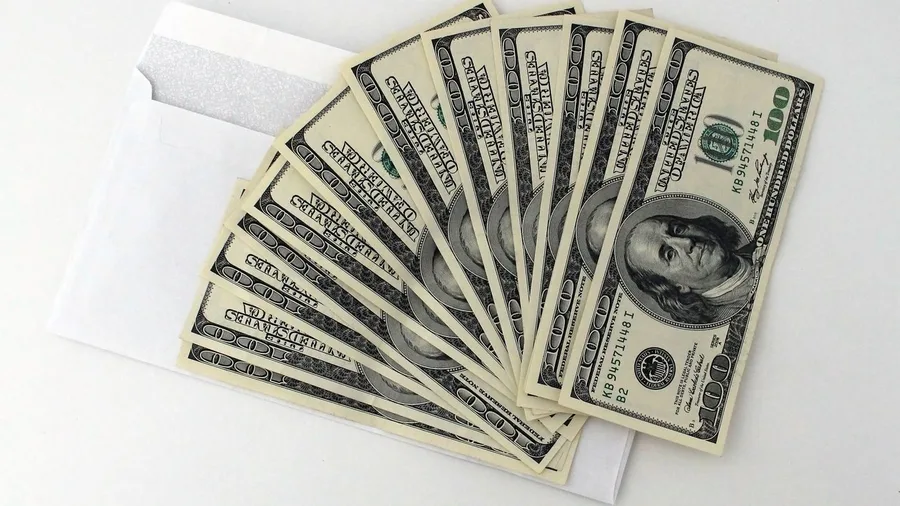Measuring the Dollar Gap on an $8,000 Dividend Payout